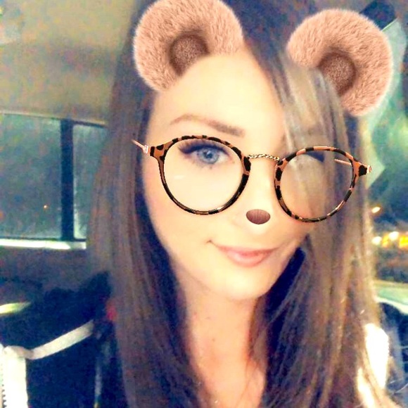 Meet your Posher, Teri - Picture 2 of 3